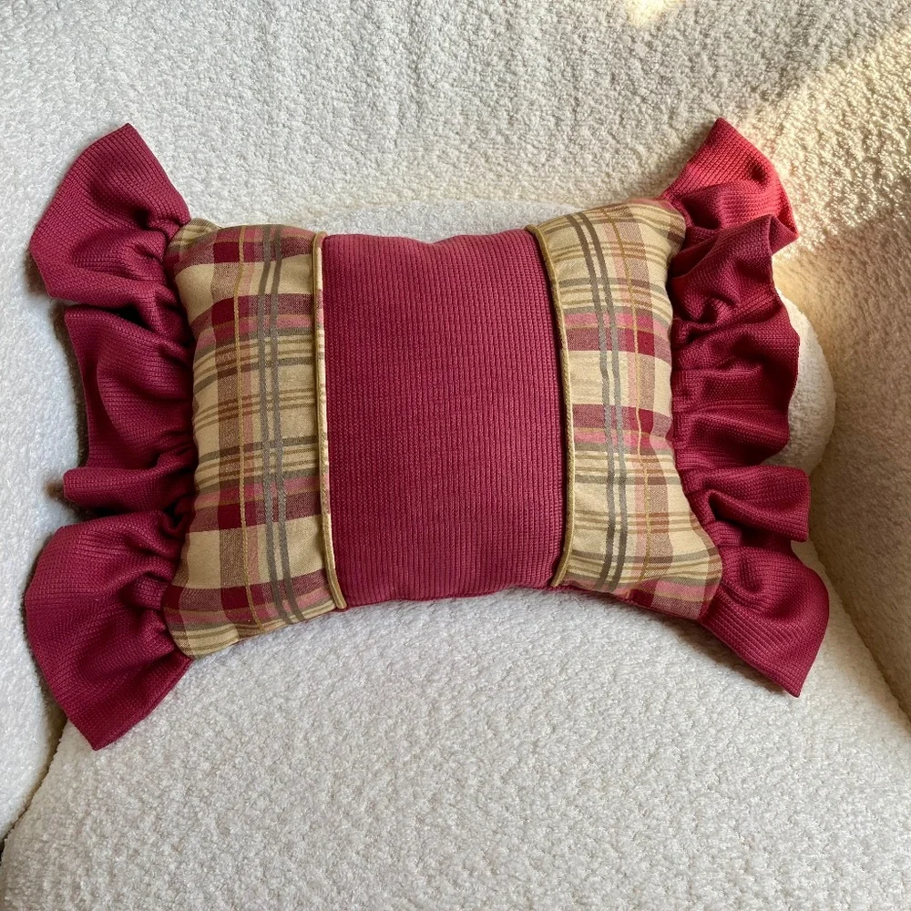 Country-style Plaid Ruffled Decorative Pillow